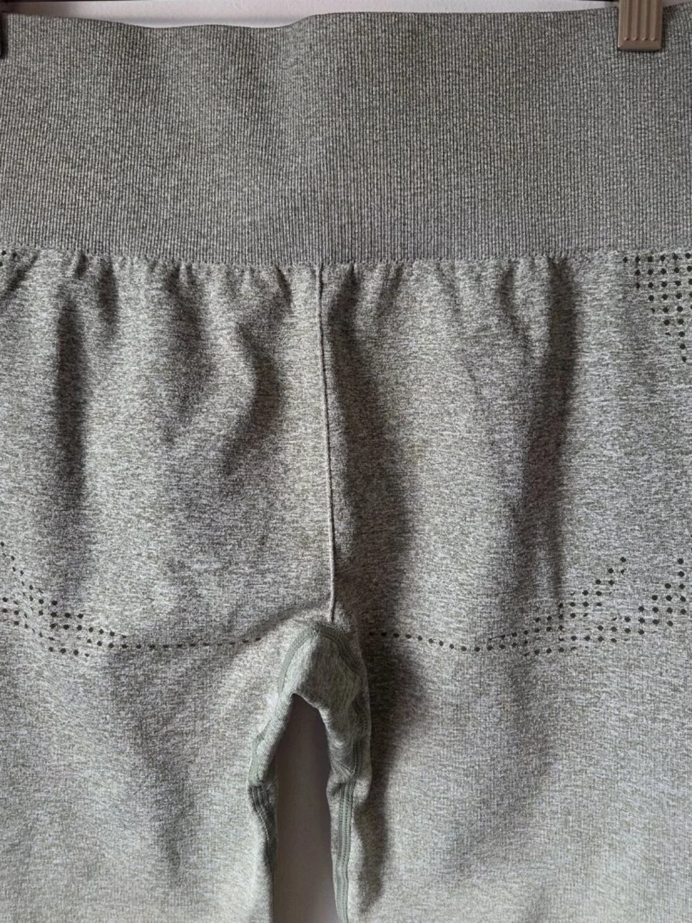 EUC LIKE NEW BUTT LIFTING LEGGINGS WORKOUT SIZE L
